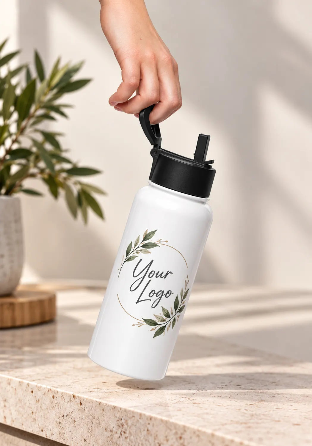 Vitrelic Stainless steel water bottle with a straw lid