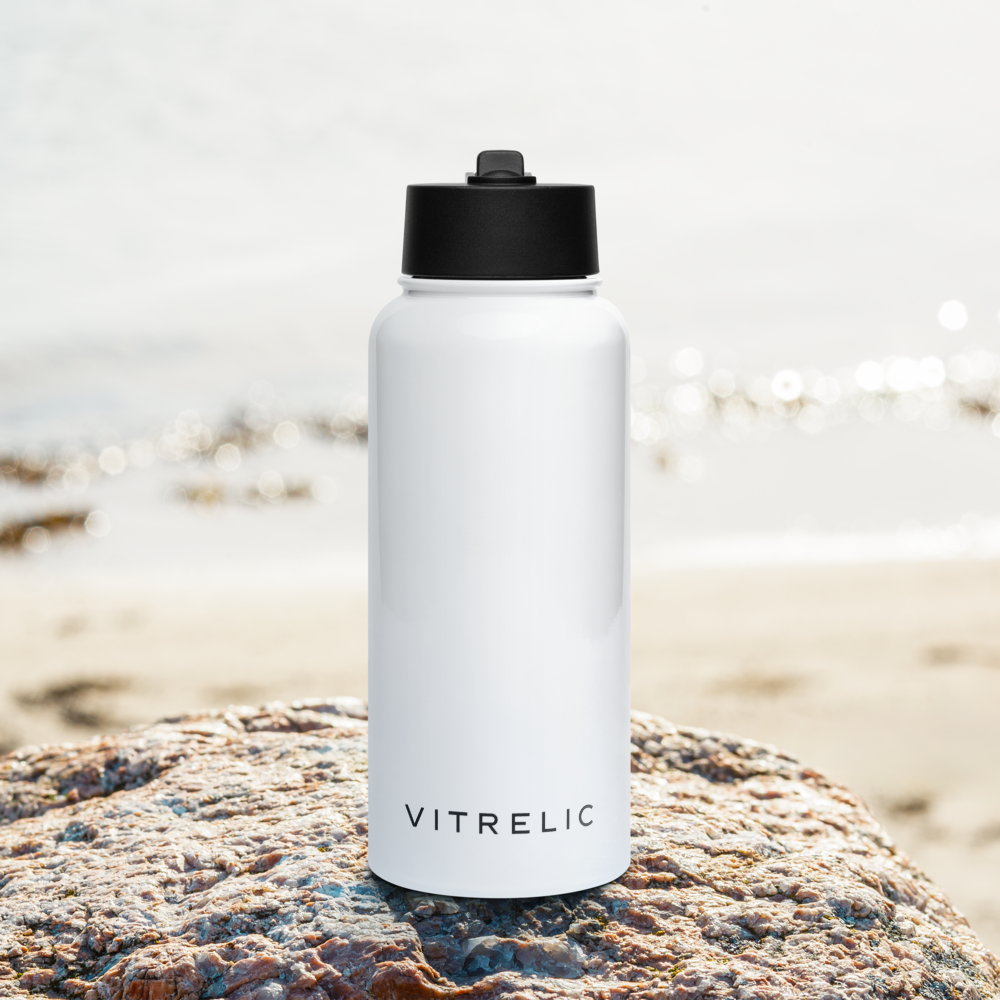 Vitrelic Stainless steel water bottle with a straw lid